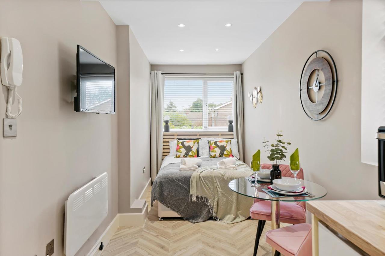 Boutique Heathrow Studio'S - Parking - Garden Apartamento Harmondsworth Exterior foto