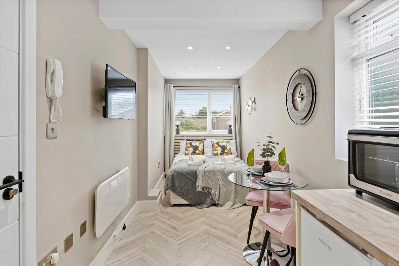Boutique Heathrow Studio'S - Parking - Garden Apartamento Harmondsworth Exterior foto