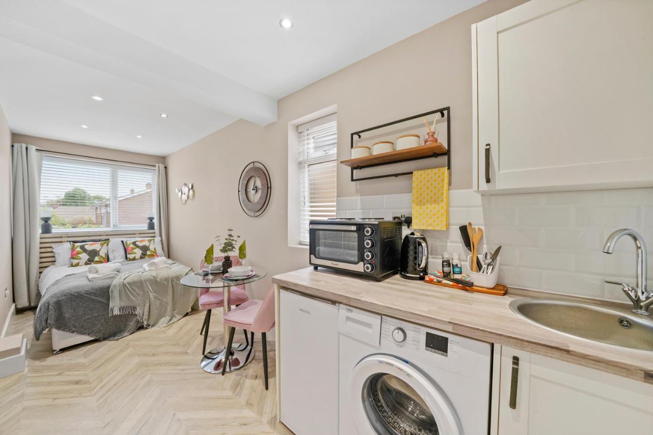 Boutique Heathrow Studio'S - Parking - Garden Apartamento Harmondsworth Exterior foto