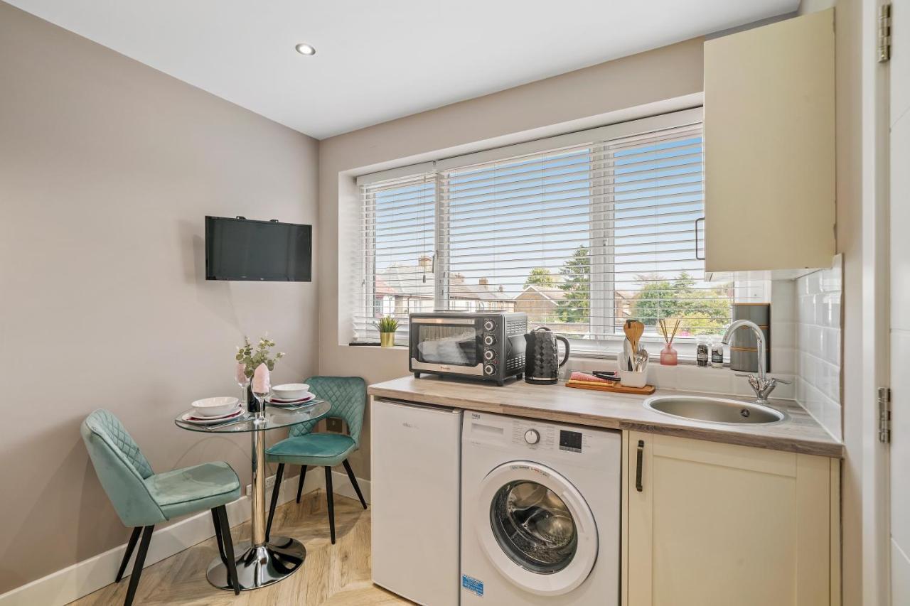 Boutique Heathrow Studio'S - Parking - Garden Apartamento Harmondsworth Exterior foto
