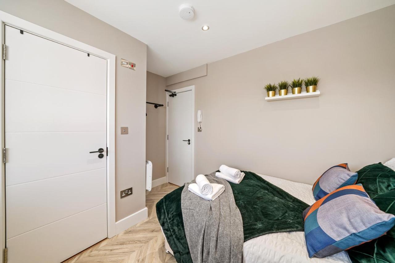 Boutique Heathrow Studio'S - Parking - Garden Apartamento Harmondsworth Exterior foto